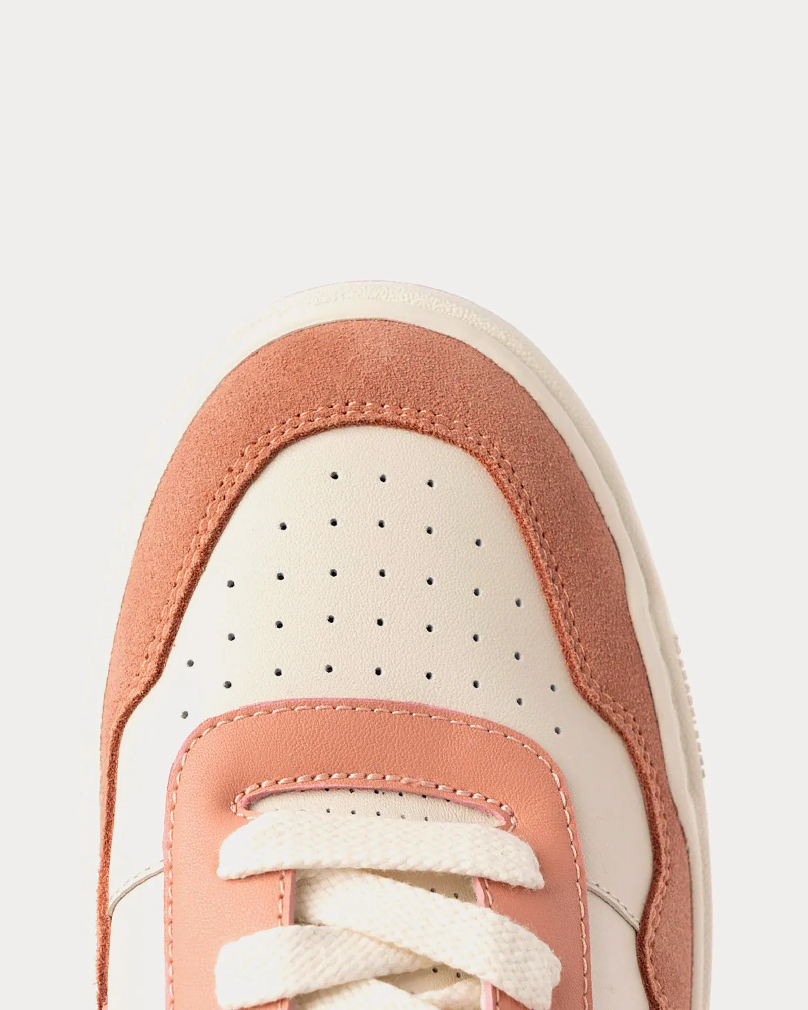 90's The Plateau Off-White / Pink Low Top Sneakers