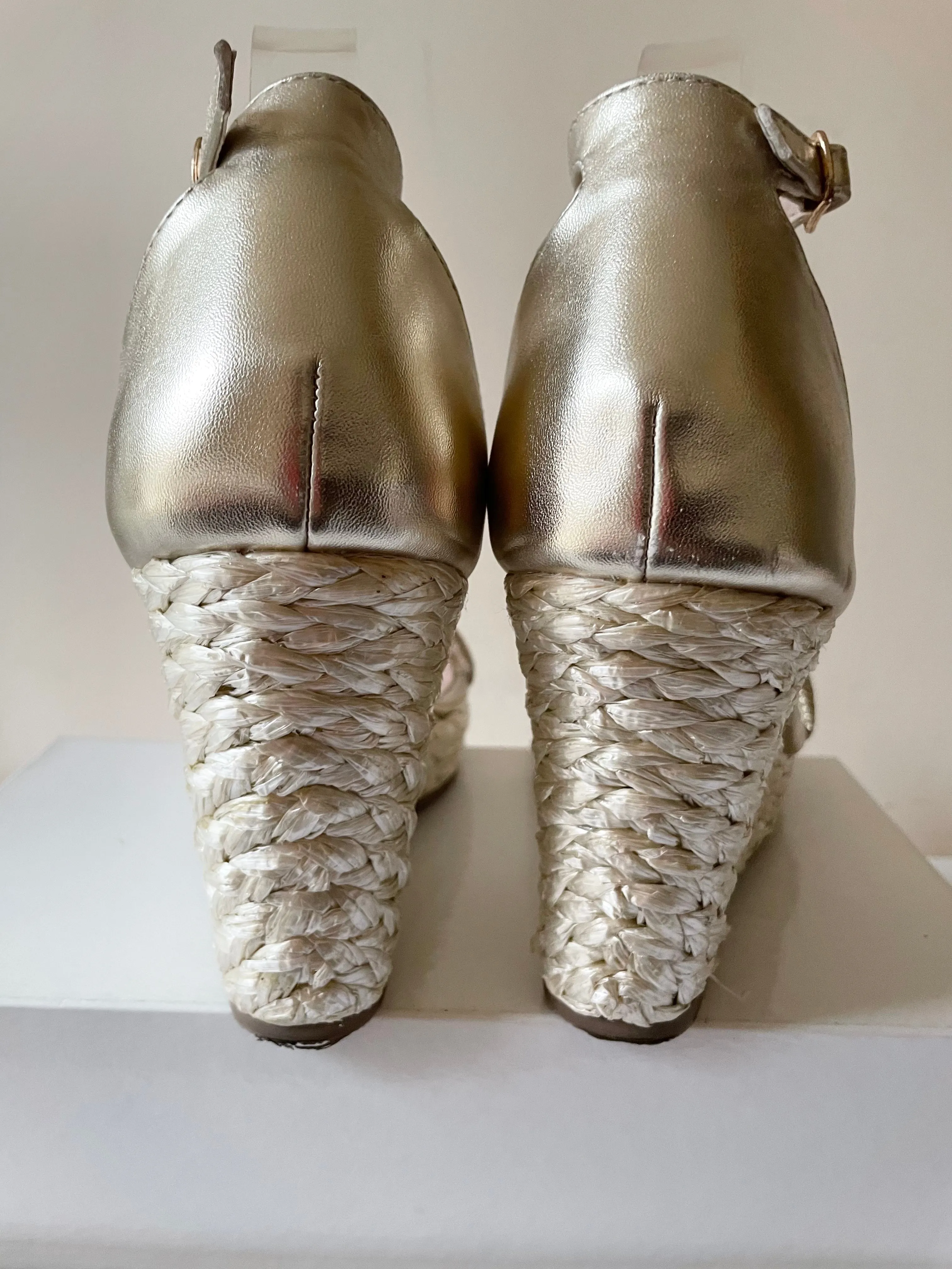 AZAREY GOLD ESPADRILLE WEDGE HEEL ANKLE STRAP SANDALS SIZE 7/40